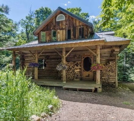 Algonquin Park Adventures - Algonquin Log Cabin