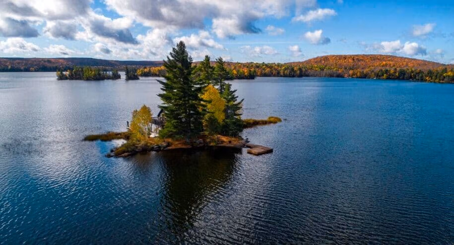 Island Retreat Fall Colours