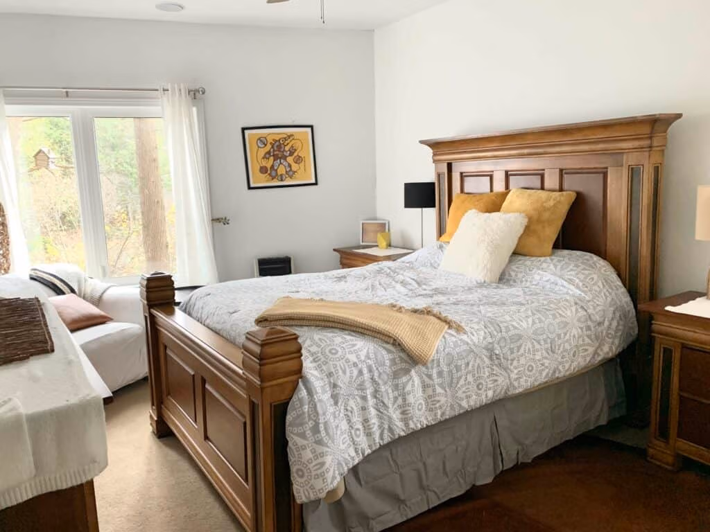 Hondoo Island Cottage Rental first floor bedroom with view of lake