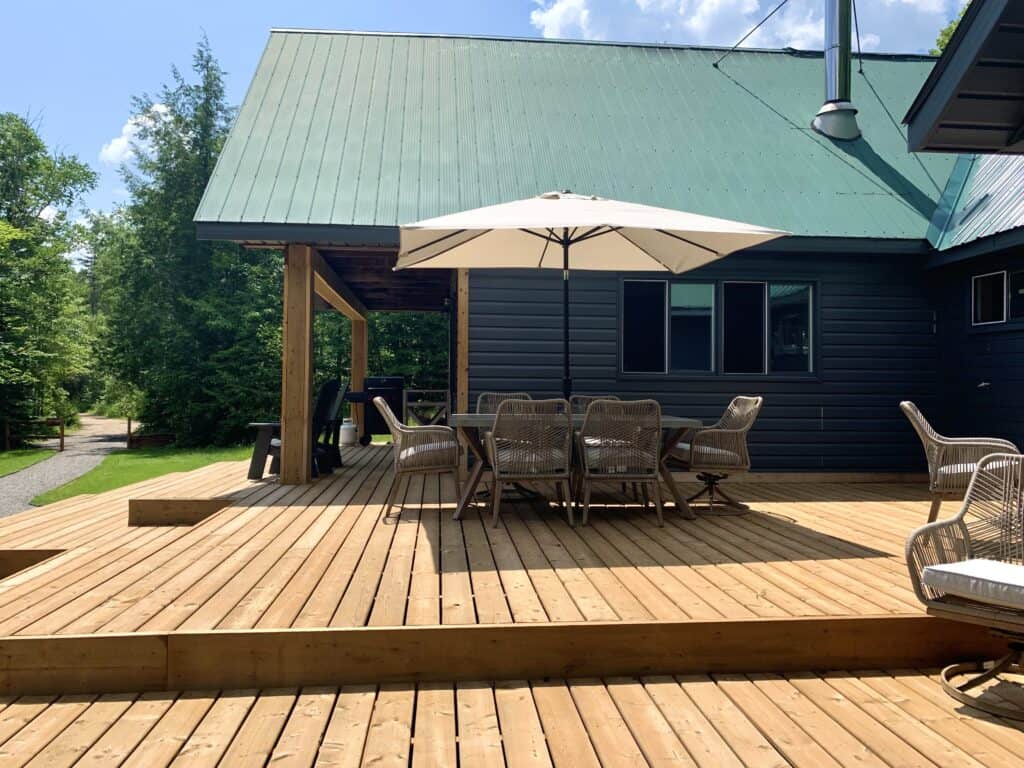 Manitou Deck and Outdoor dining