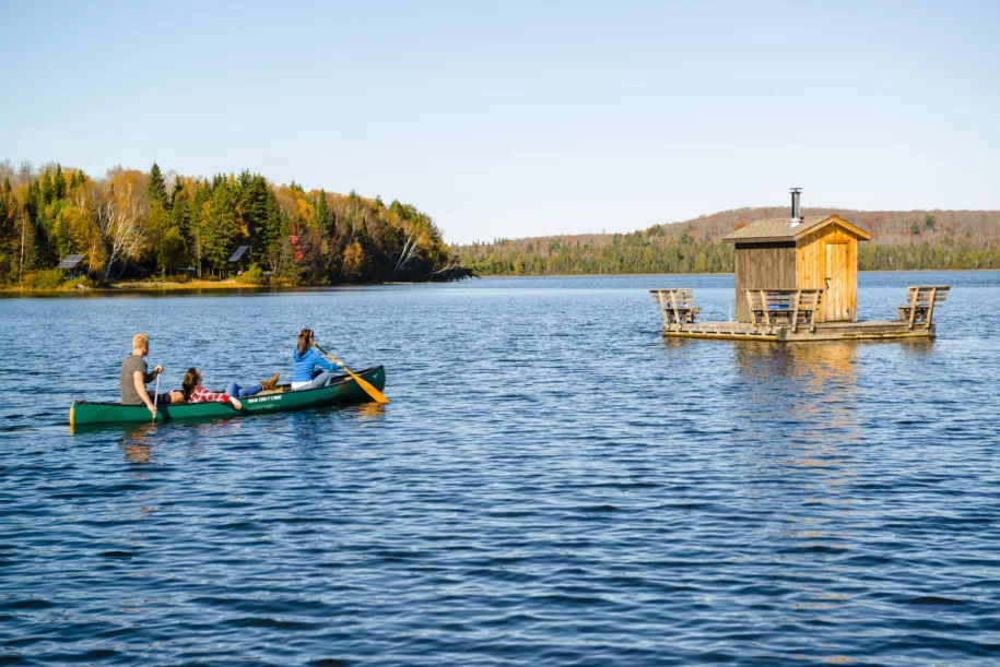 paddle and floating sauna cottages Algonquin