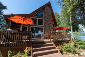 Hondoo Island Cottage front deck entrenace
