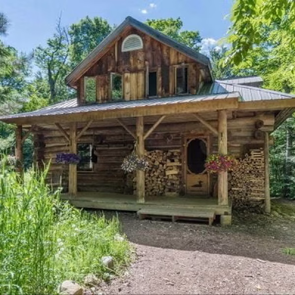 Algonquin Park Adventures - Algonquin Log Cabin